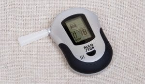 Прибор для измерения уровня алкоголя в выдыхаемом воздухе