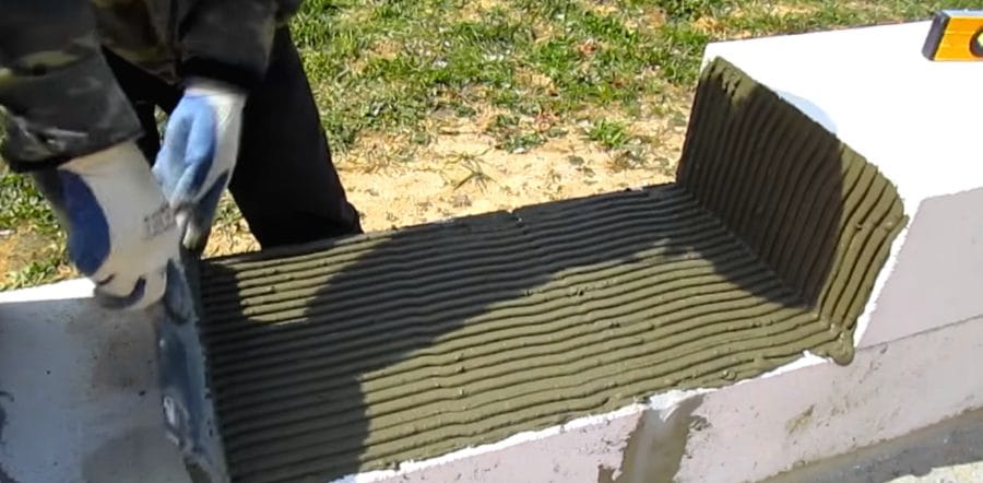 Клей для газосиликатных блоков и правила уклыдки